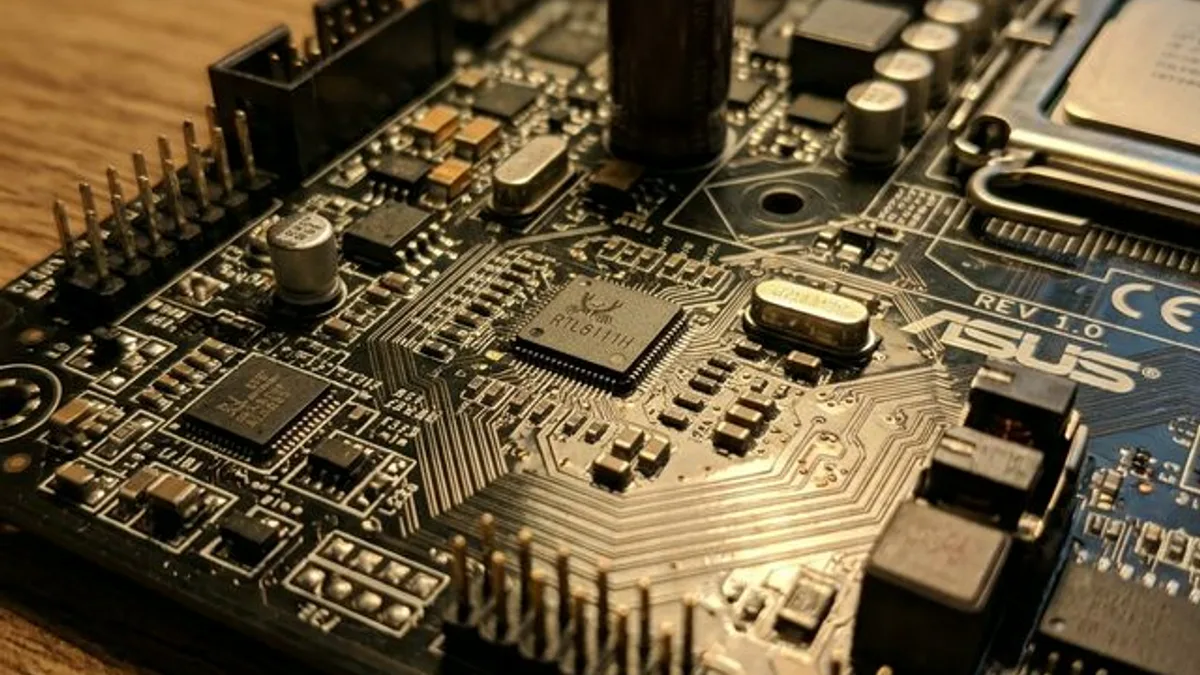 네이버 블로그 몰락의 수학적 필연, 그리고 구글 SEO 스파이더 아키텍처가 승리한 치명적인 로직의 차이